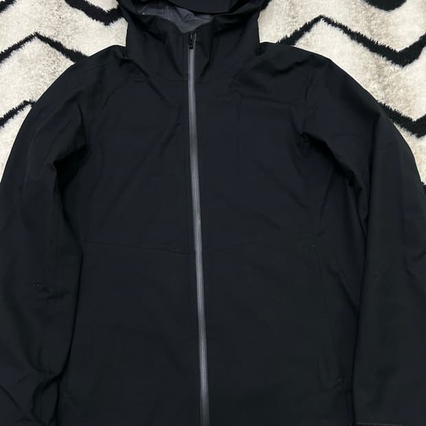 [M]유니클로 블록 후드 방수 바람막이/블랙