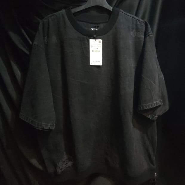 자라 블랙 데미지 워싱 반팔 티셔츠 XL