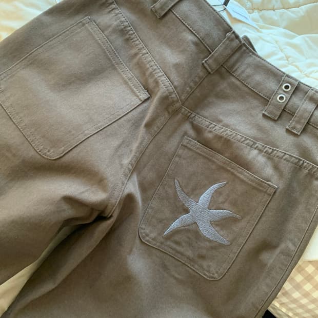 더콜디(TCM) 브라운 S 팬츠 택달린 새상품 팔아요🤎