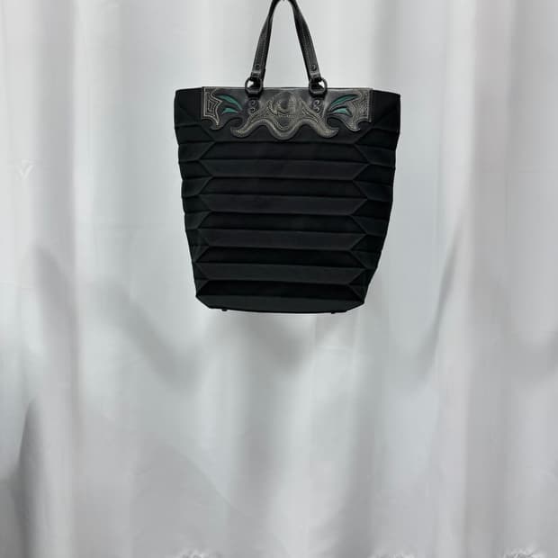 pleats please (issey miyake) 