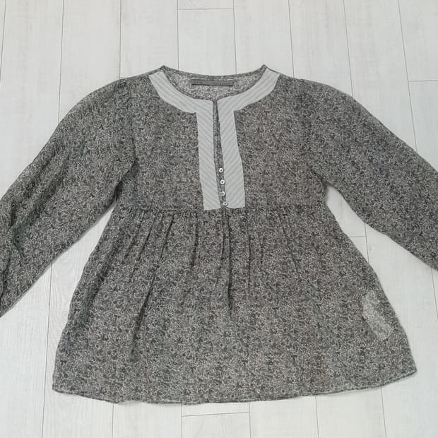 자라 실크 블라우스.