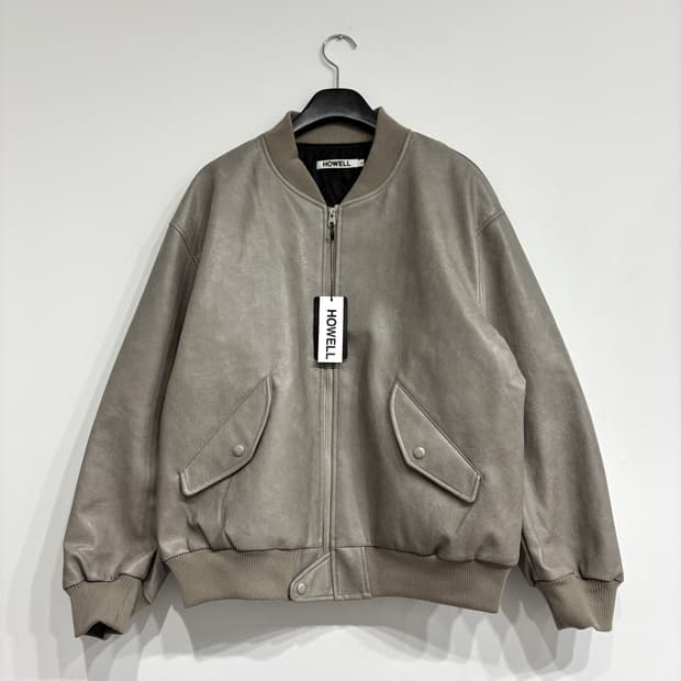 [새상품] 레더 바시티 누빔점퍼