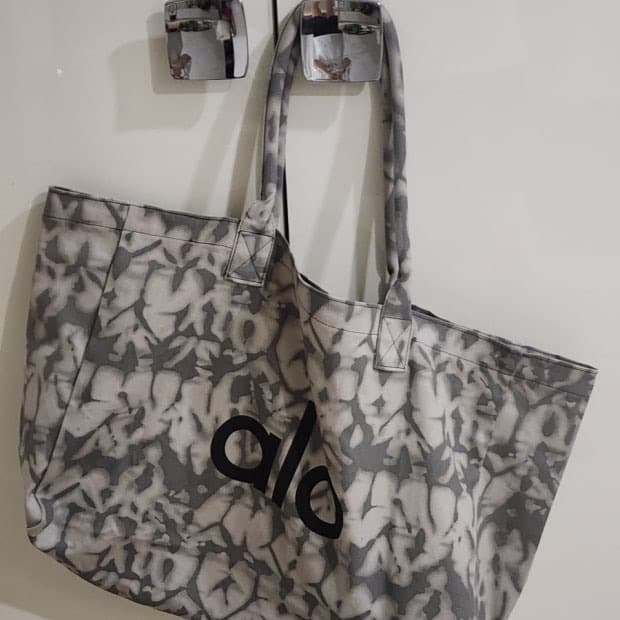 Alo 알로 토트백 가방