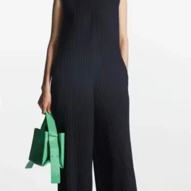 Cos 와이드레그 플리티드 점프수트 S 새상품