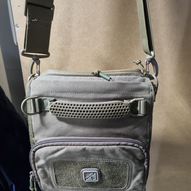 헤저드4 크로스백 