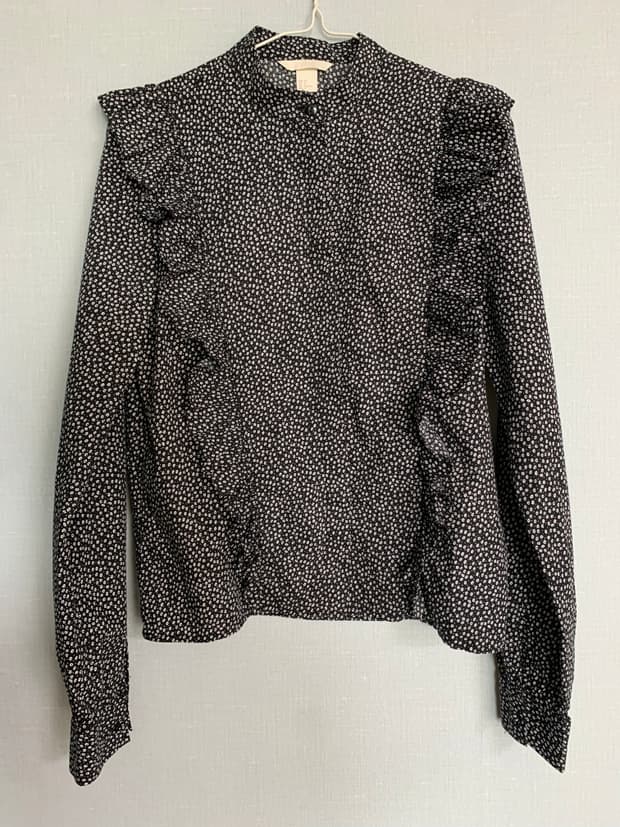 H&M 여성스러운 블라우스 팝니다.(S사이즈_새 제품)