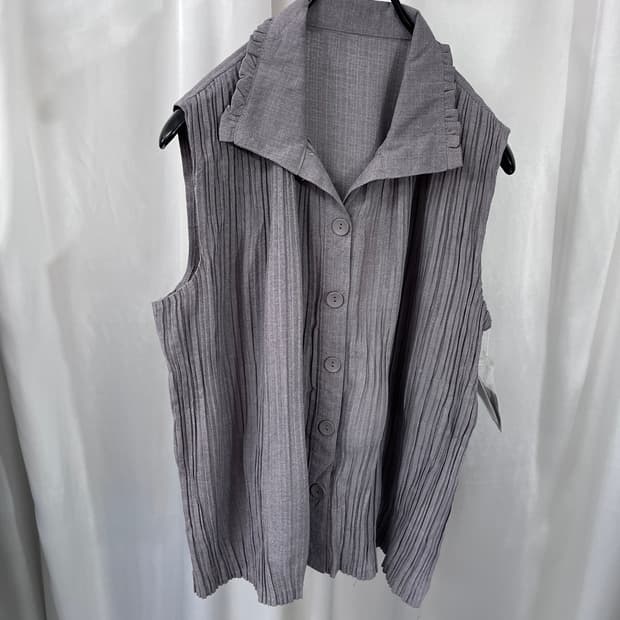 YU-BI pleats vest