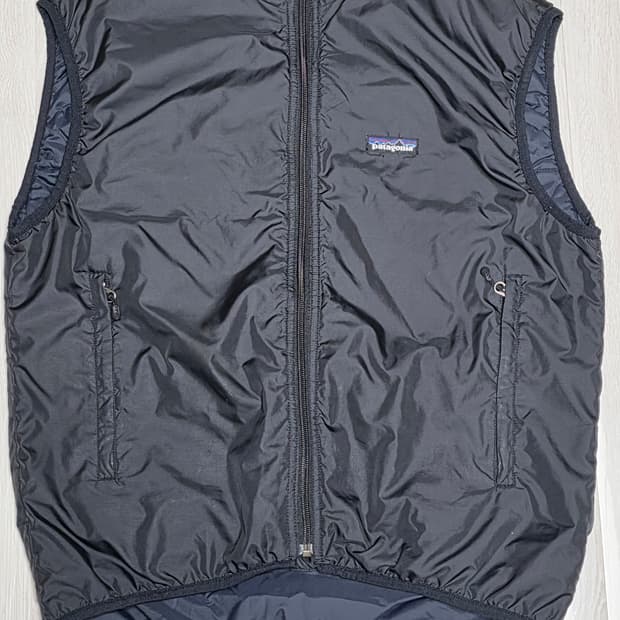 파타고니아 퍼프볼 베스트 블랙 M사이즈 판매