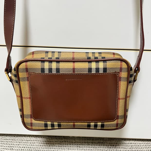 버버리 노바체크 카메라 크로스백