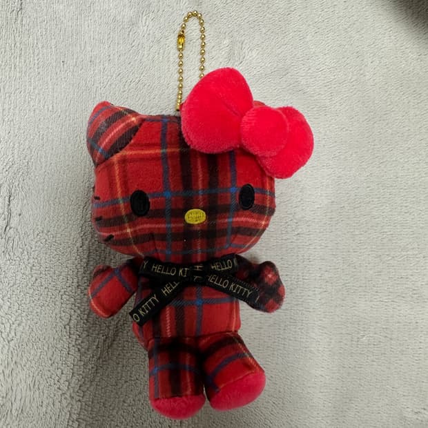 헬로키티 레드체크 키링