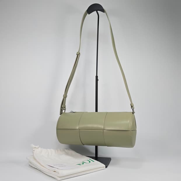 보테가 베네타 미디움 카네트 숄더백 