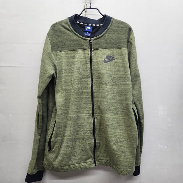 나이키 테크니트 보머 카키색 자켓 M(M) 남여공용