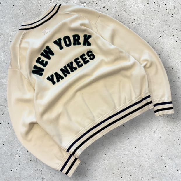 [M] 엠엘비 MLB 뉴욕 양키스 브이넥 아이보리 니트 스웨터 D149