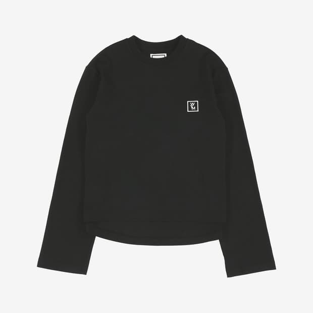 우영미 코튼 롱슬리브 크롭 백로고 티셔츠 블랙 22FW