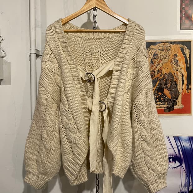 스트랩 버클 디테일 니트 오버핏 가디건 모리 러블리