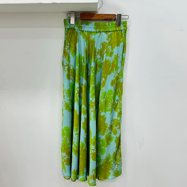 오일릴리 롱 스커트