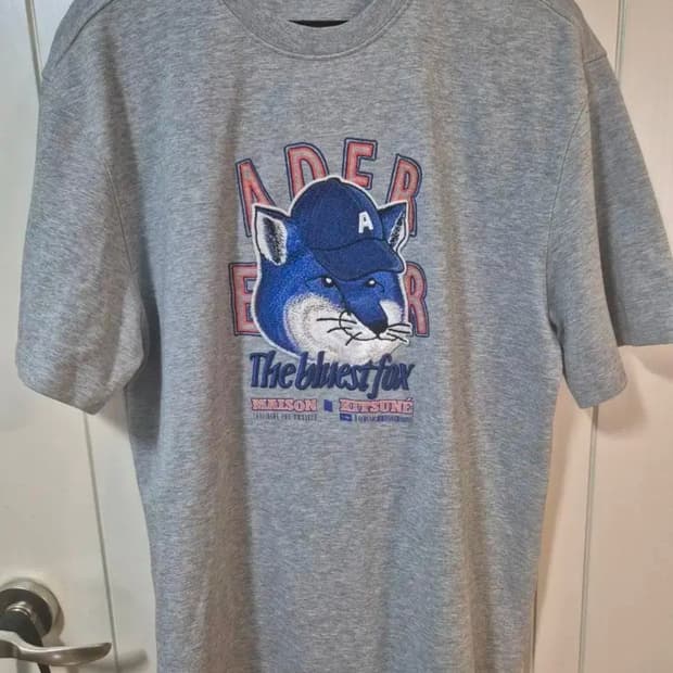 아더에러 메종키츠네 콜라보 반팔 티셔츠 A2 105