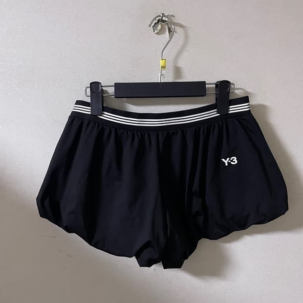 요지야마모토 y-3 여성 숏팬츠 S (여성 55정도)