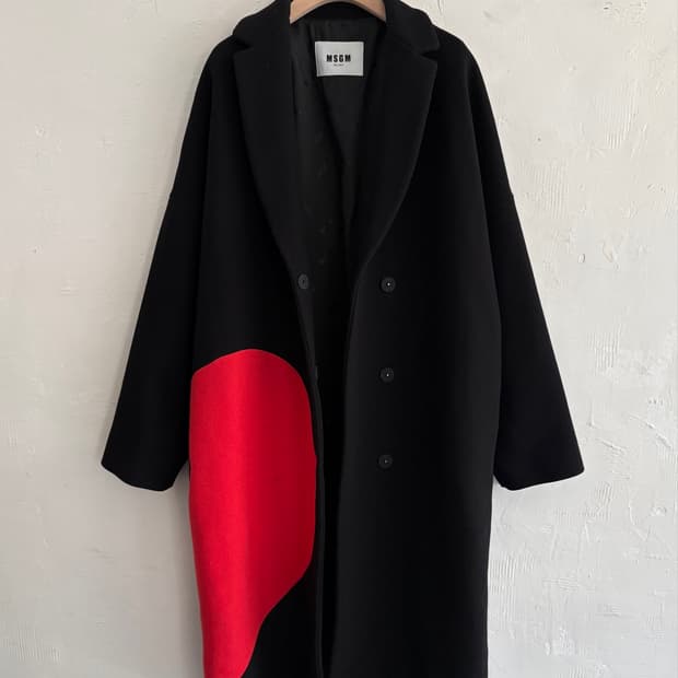MSGM 블랙 브로큰 하트 오버 코트