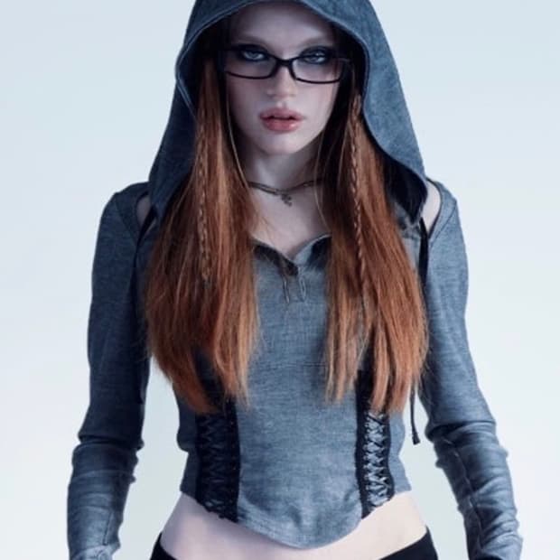 힐다 코르셋 후디