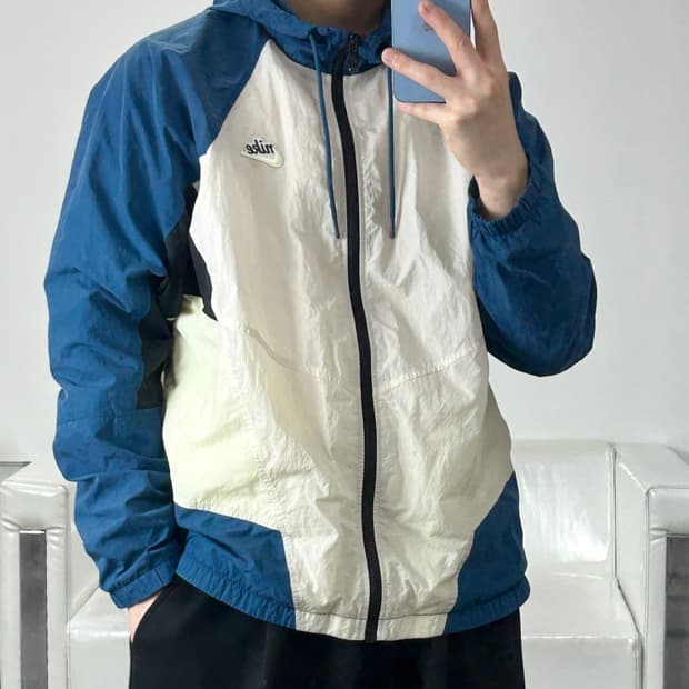나이키 헤리티지 패치로고 배색 바람막이 L