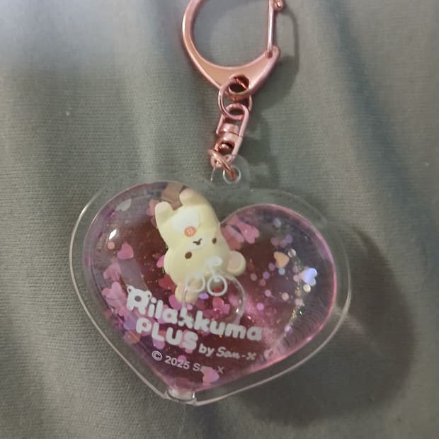 코리락쿠마 워터볼 키링 팝니다