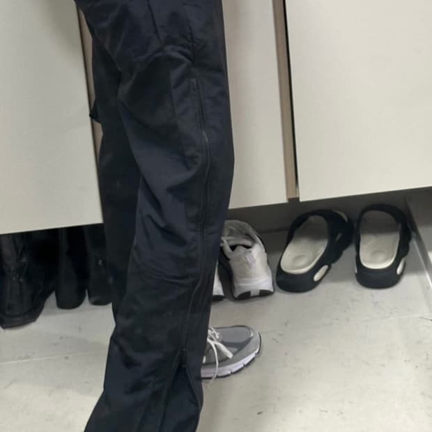 클라코 나일론 사이드 지퍼팬츠