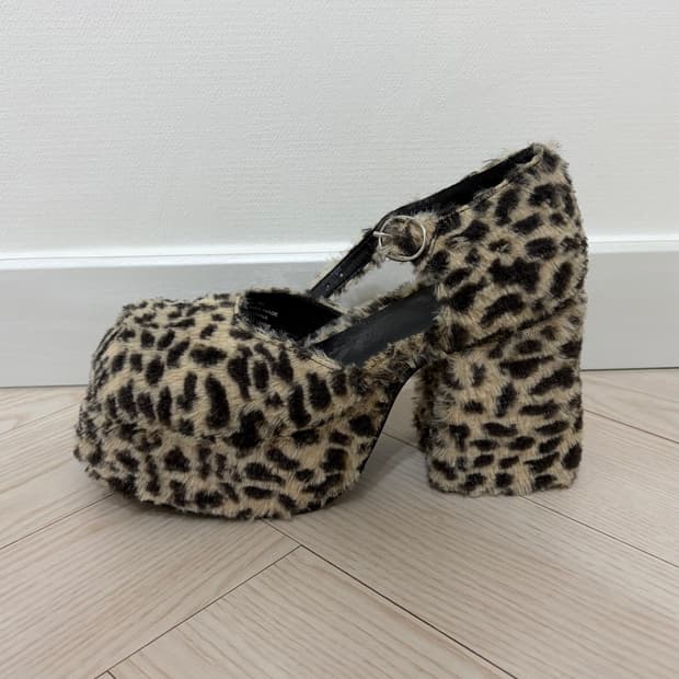 unif 유니프 STACE PLATFORM 레오파드 US 6