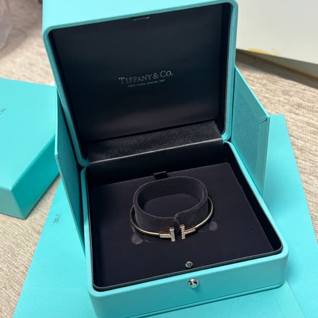 티파니 T 스마일 자개 다이아 로골 미듐