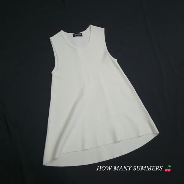 GALANCE 갈랑스 화이트 A라인 플레어 니트 민소매 나시