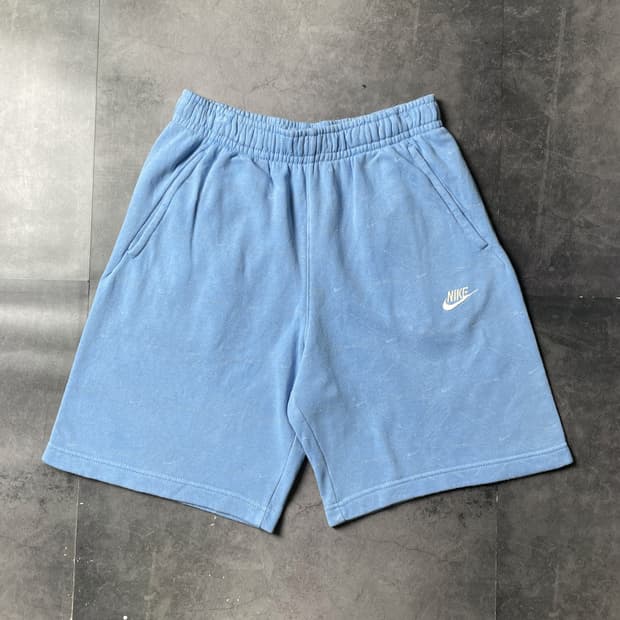 NIKE 나이키 블루 스우시패턴 스웨트 하프팬츠 A01246