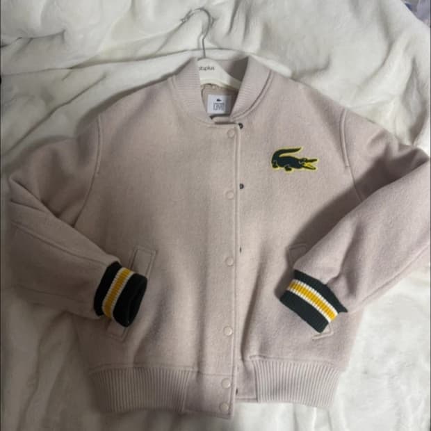 백화점구매)아이보리베이지 색감 예쁜 라코스테 바시티 자켓 (거의새거)