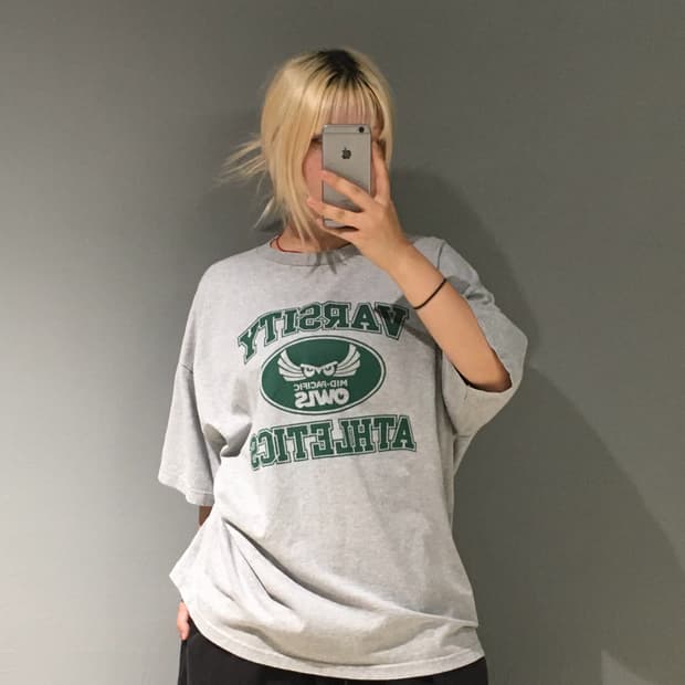 Sporty lettering detail top