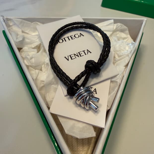 (새상품)보테가베나타 브레이슬릿 팝니다