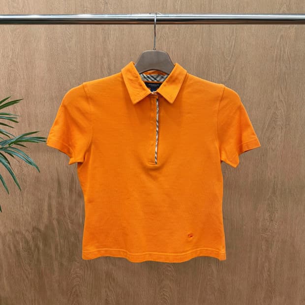 버버리 런던 반팔 티셔츠 카라넥 로고 자수 무지 디테일 슬림핏 오렌지