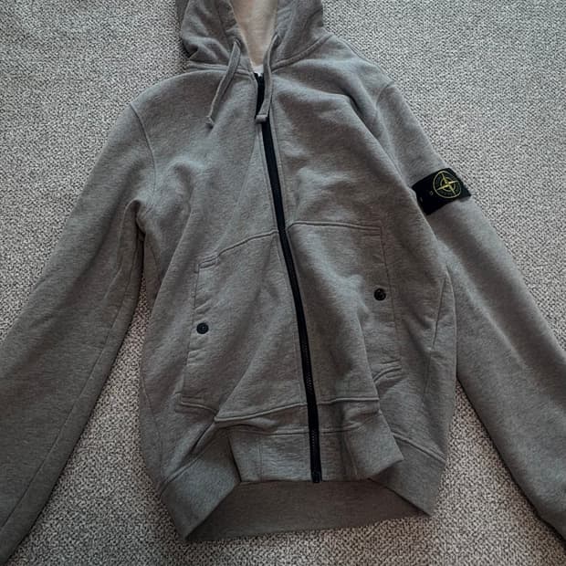 스톤아일랜드 후드집업 팝니다 (정품)