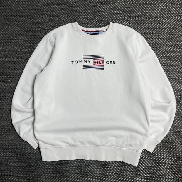 타미힐피거 스펠아웃 빅로고 화이트 맨투맨o 5345