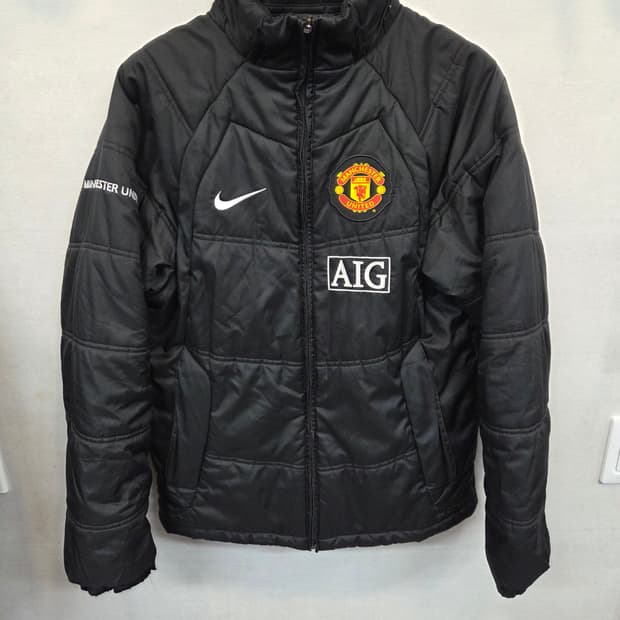 나이키 올드스쿨 맨체스터 유나이티드 경량패딩 s