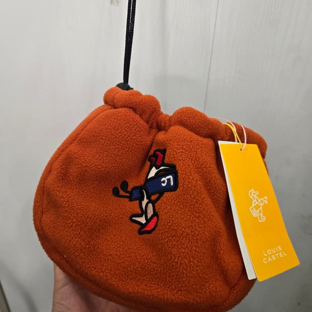 택있는 새상품)) LOUIS CASTEL 루이까스텔 복조리 파우치!