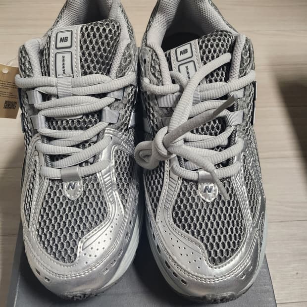 New Balance 1906R Silver Metallic 245