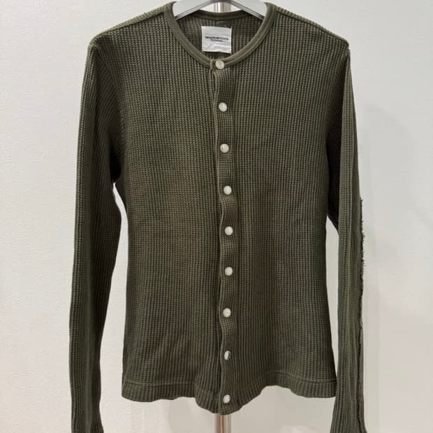 타카히로 미야시타 더솔로이스트 18ss 써멀 버튼 가디건