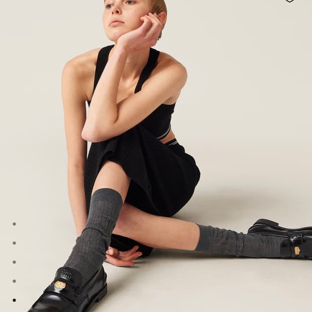 미우미우 브러쉬드 가죽 페니 로퍼 36