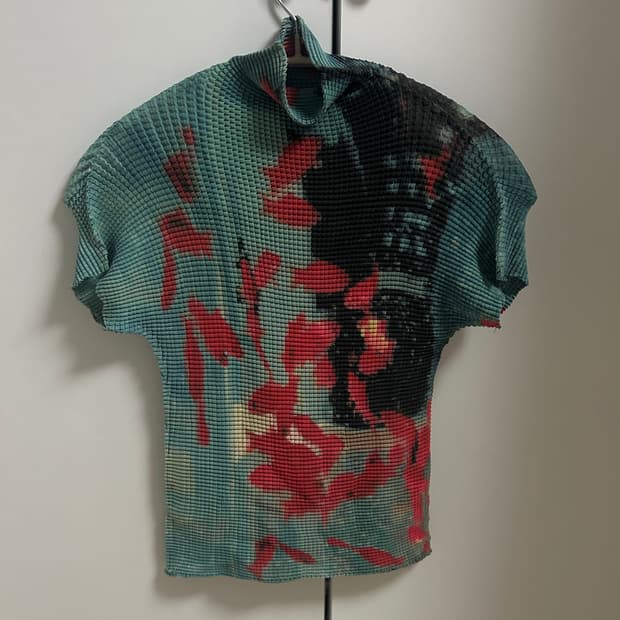 Faye 파예 kitsch pleats top 금붕어 탑