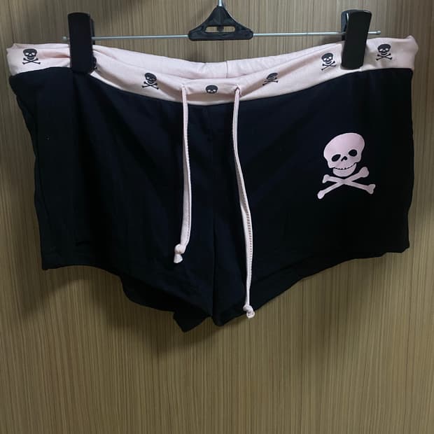 해골 프린팅 핫팬츠(새상품)