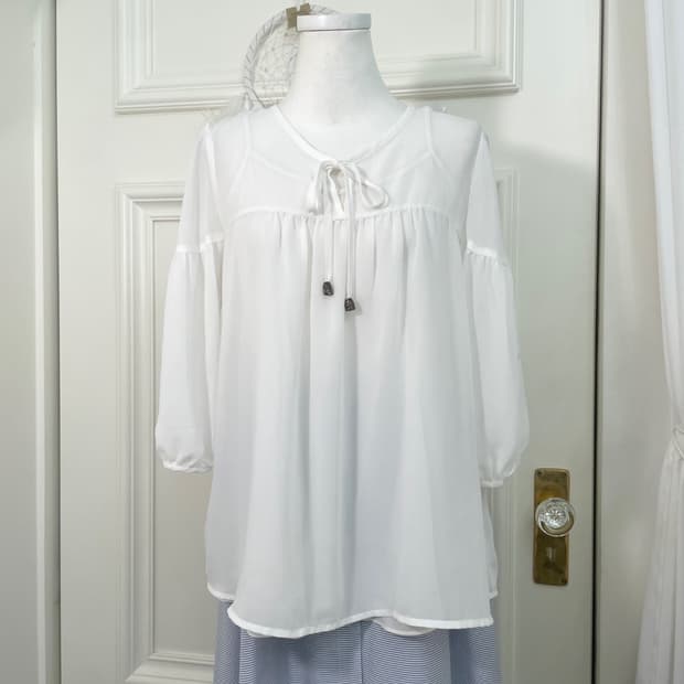 white sleeve embroidery summer blouse