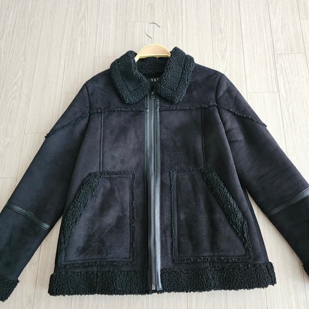 블랙 스웨이드 무스탕 자켓