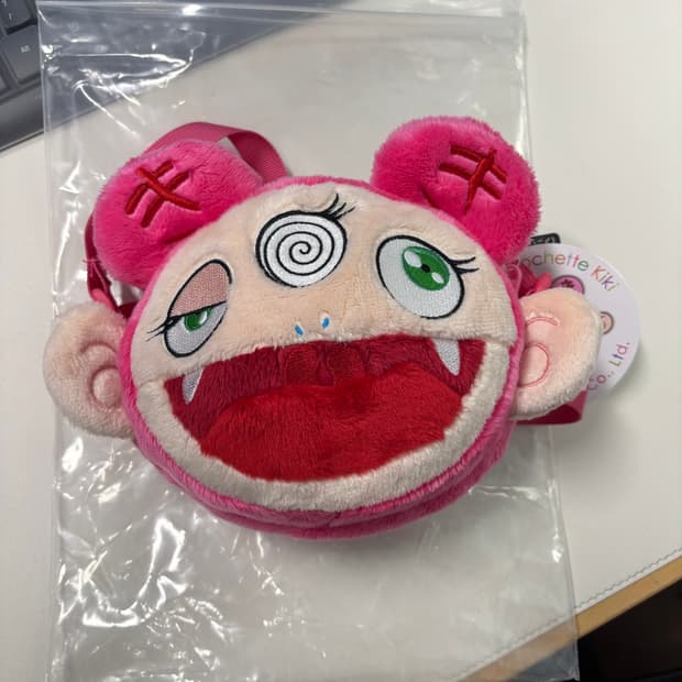 (새상품)카이카이키키 무라카미다카시 미니크로스백 가방