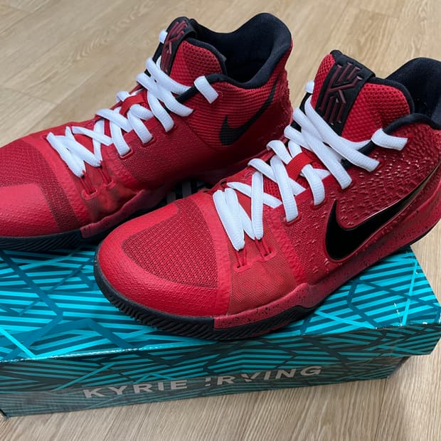 나이키 카이리3 260 유니버시티 레드