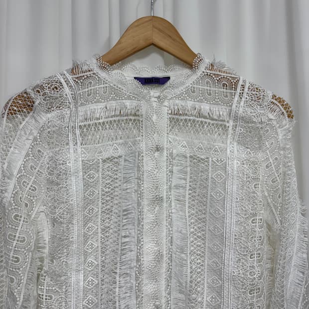 안나수이 레이스 블라우스