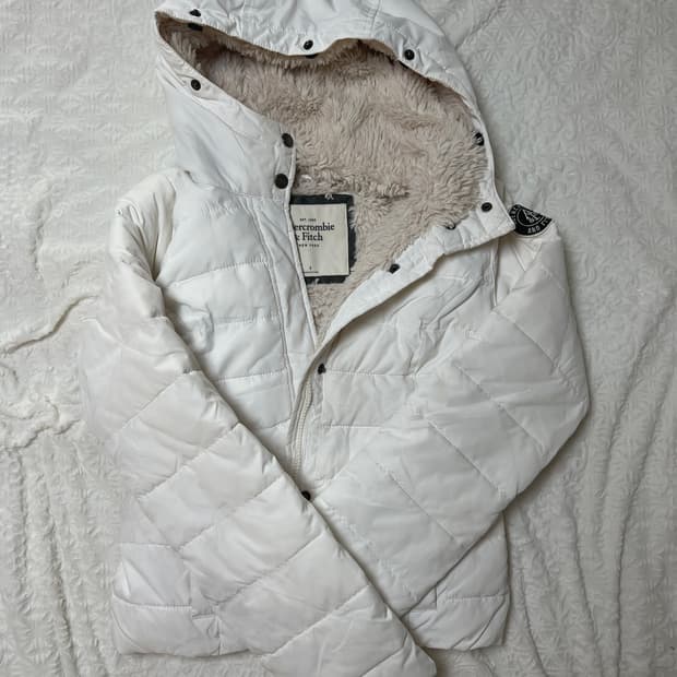 아베크롬비 화이트 퍼 패딩